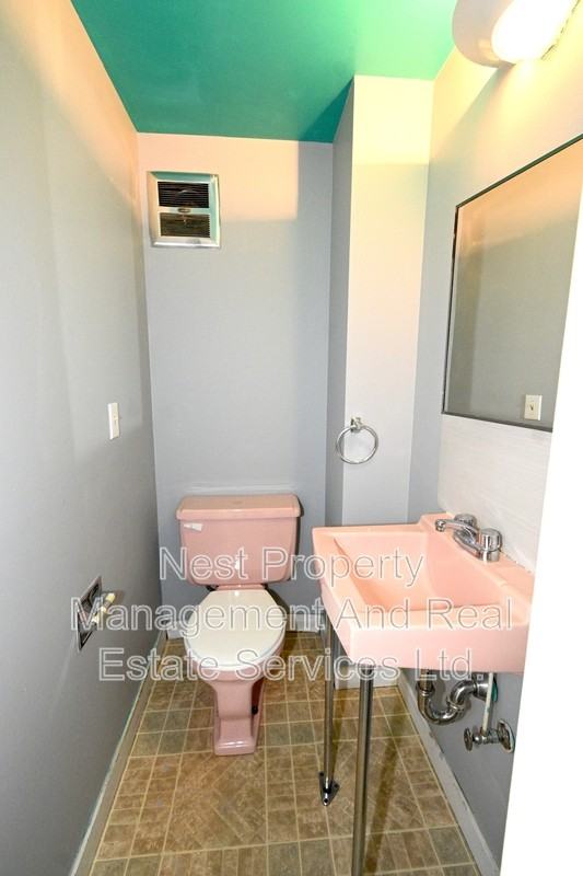 592 Central St E #1 - Photo 7 of 22