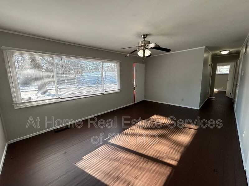 525 W Normal St - Photo 3 of 13