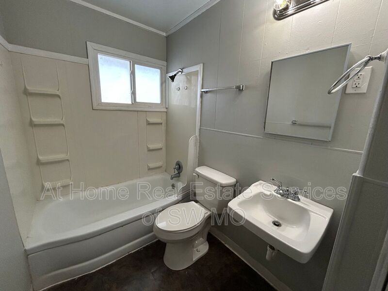 525 W Normal St - Photo 5 of 13