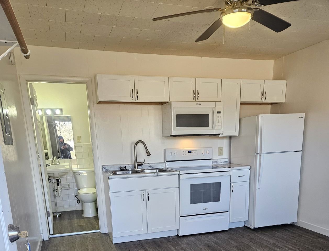 Lake Ripley Apartments - Photo 7 of 24