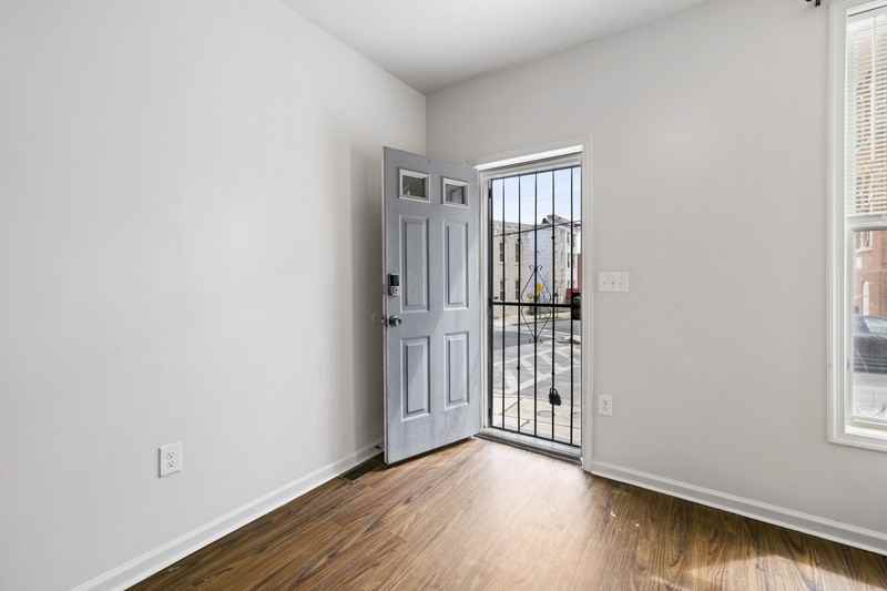 2602 Lehman St - Photo 2 of 49