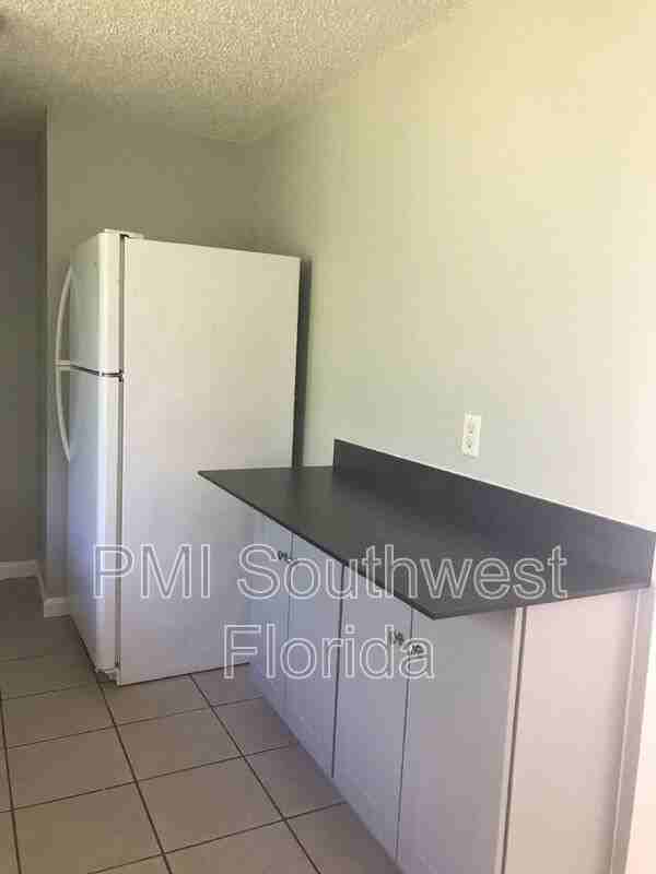 141 W Perry Ln - Photo 5 of 11