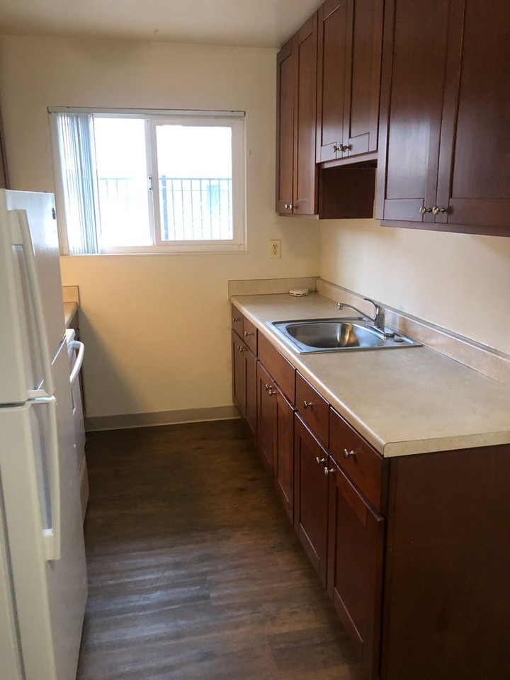 Bel- Air Apartments - Photo 2 of 12