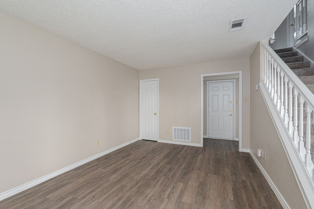 Tennessee 09 - 900 - Photo 3 of 21