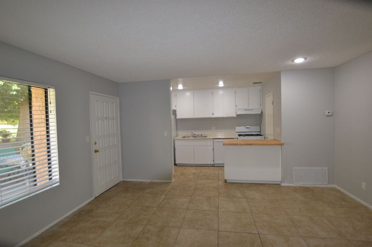 Parkwood Apartments - Photo 7 of 14