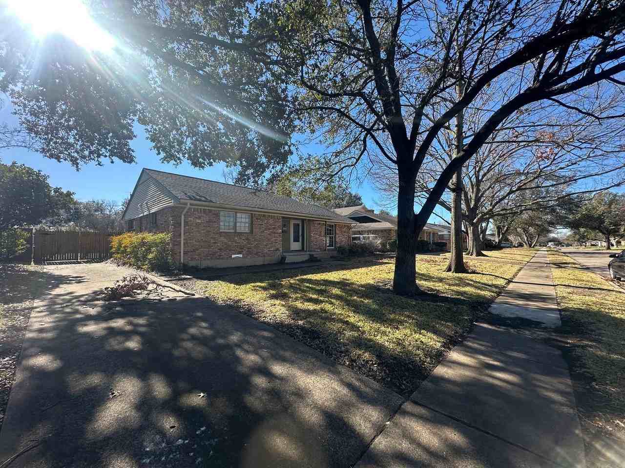 609 Winchester Dr - Photo 2 of 39