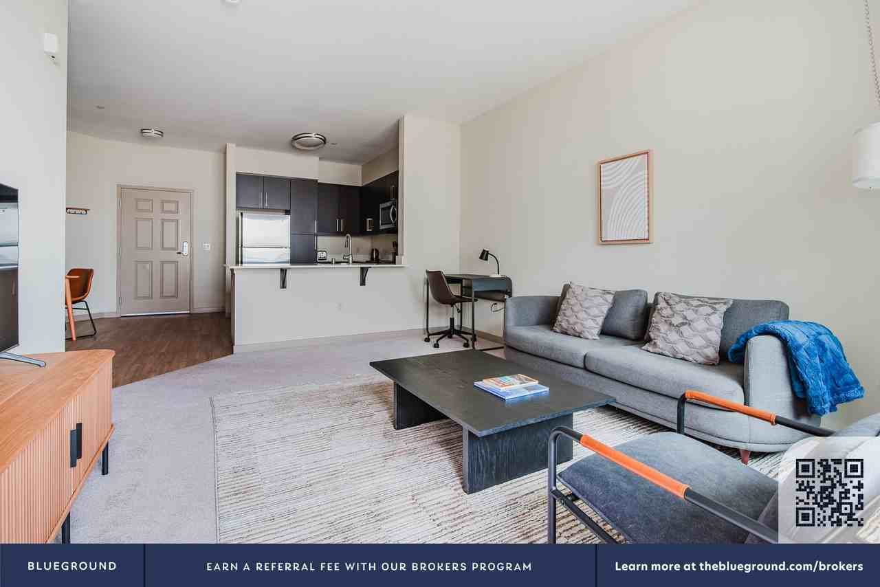 5200 Iron Horse Parkway - Photo 5 of 28