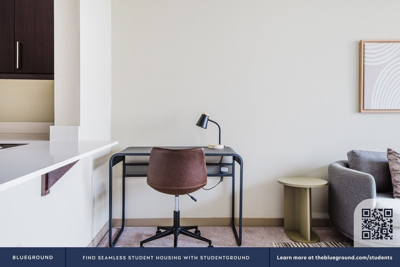 5200 Iron Horse Parkway - Photo 7 of 28