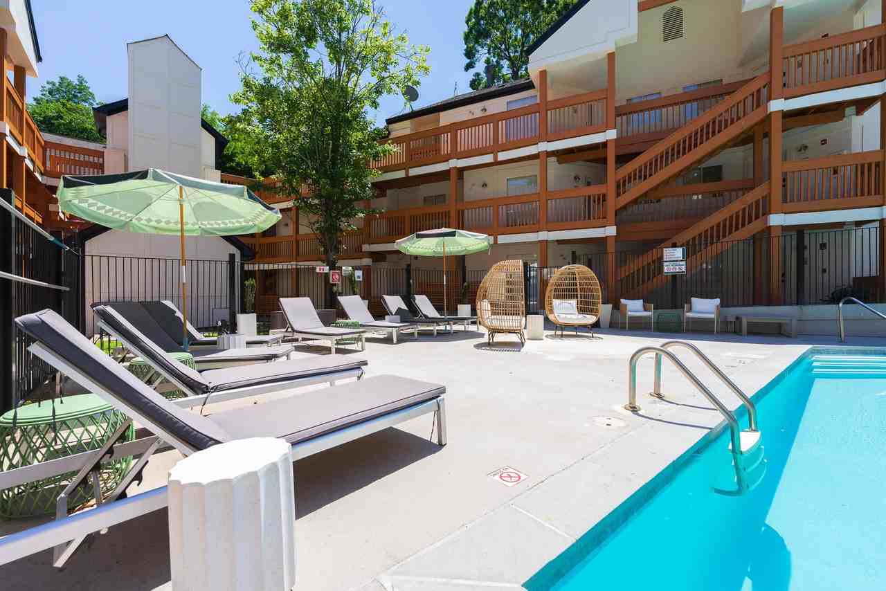 505 Pharr Rd Ne #1019272P - Photo 3 of 22