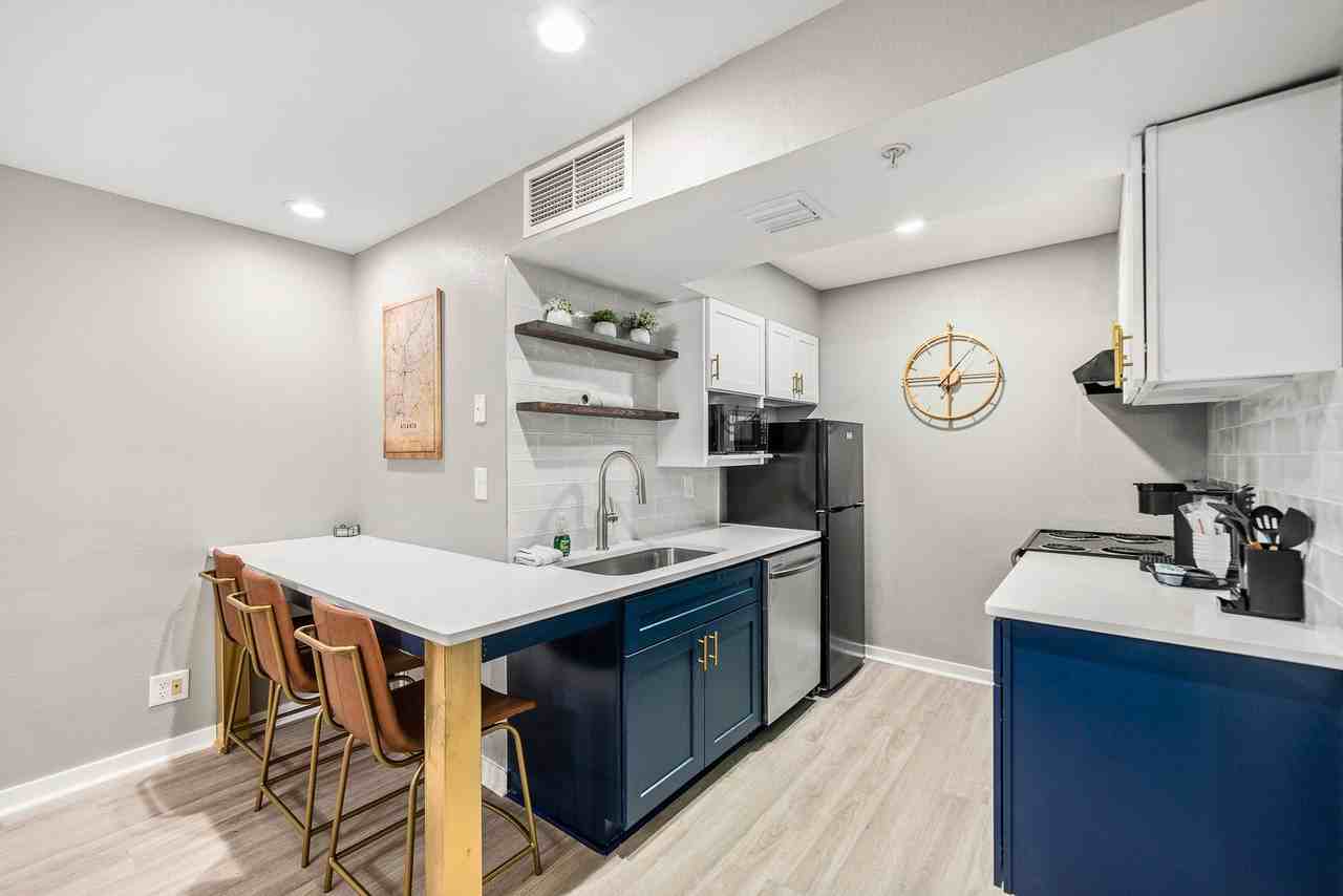 505 Pharr Rd Ne #1019272P - Photo 2 of 22