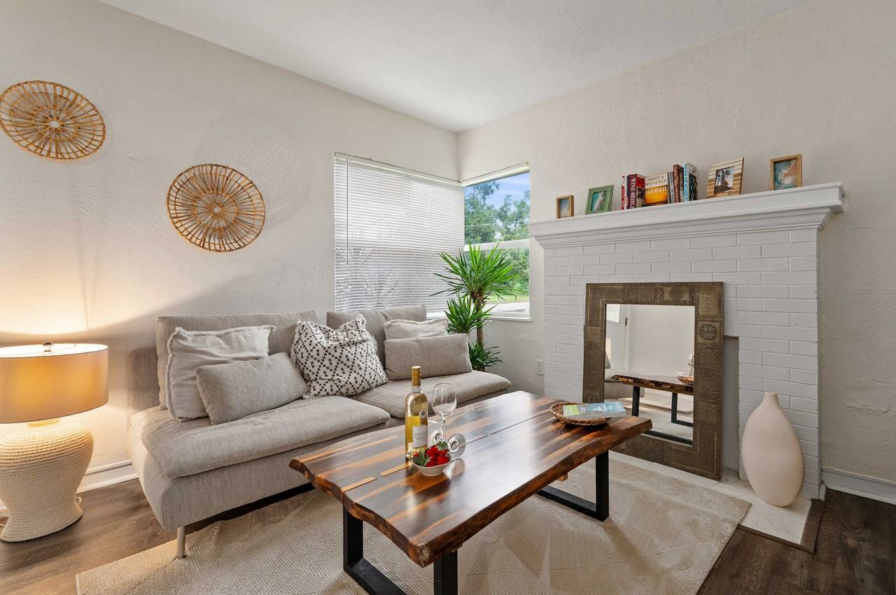 102 W King St #1029870P - Photo 2 of 28