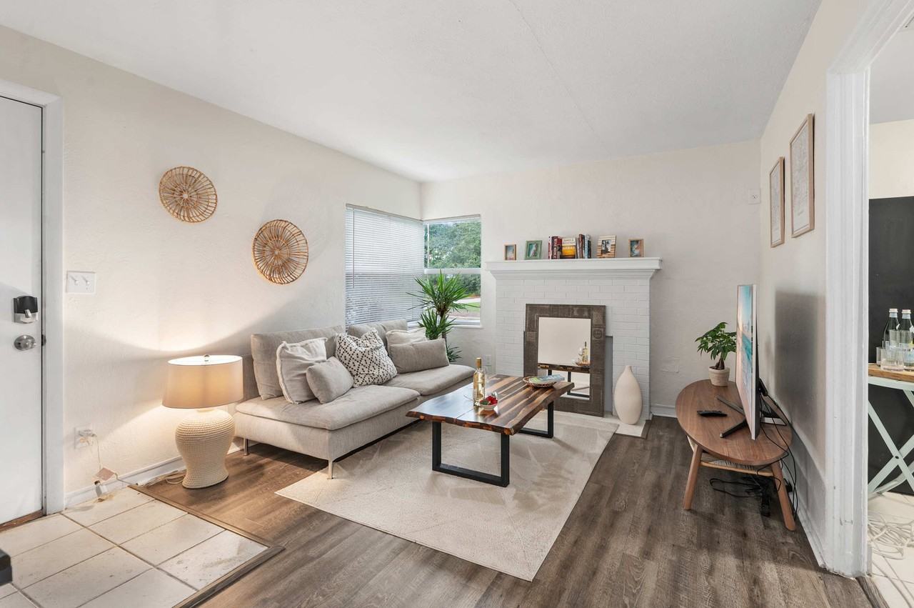 102 W King St #1029870P - Photo 4 of 28