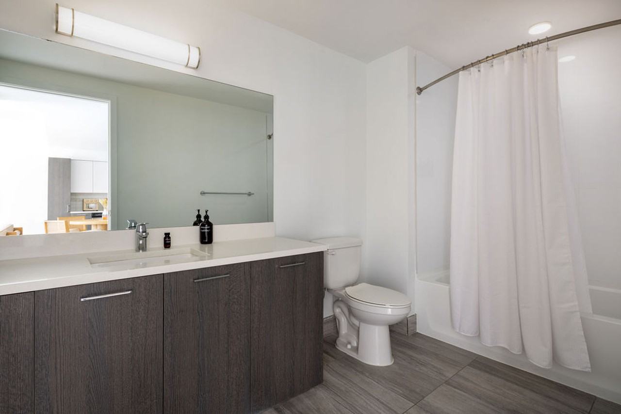 698 Ne 1st Ave #1040498P - Photo 6 of 6