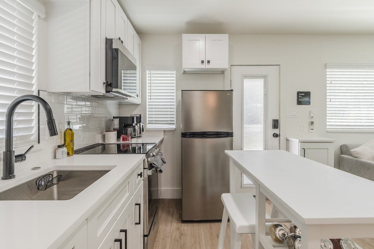 2710 Amherst Ave #1018188P - Photo 4 of 27