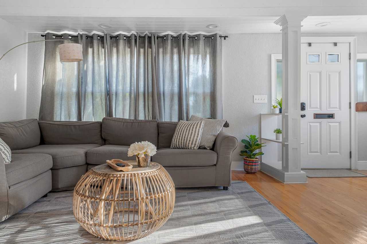 2007 Cornell Ave #1032296P - Photo 2 of 50