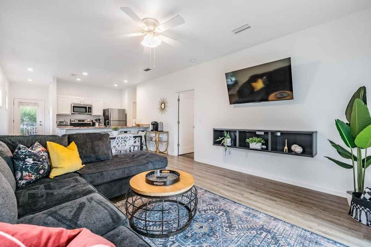 2604 N Highland Ave #1023363P - Photo 2 of 24