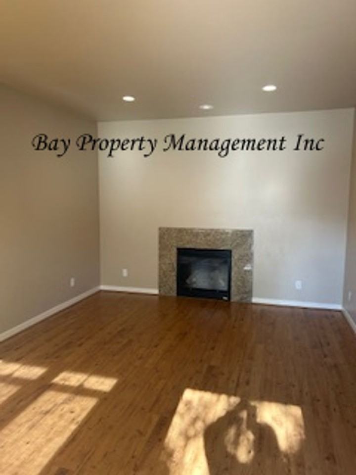599 Lopez Ave - Photo 2 of 9