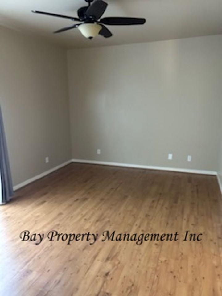 599 Lopez Ave - Photo 5 of 11