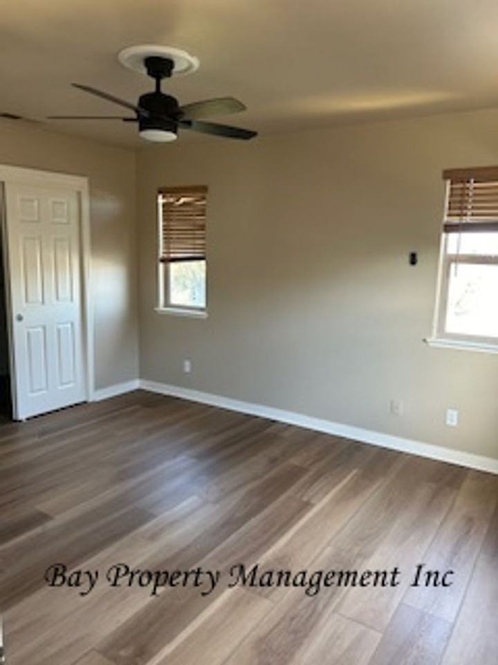 599 Lopez Ave - Photo 7 of 11