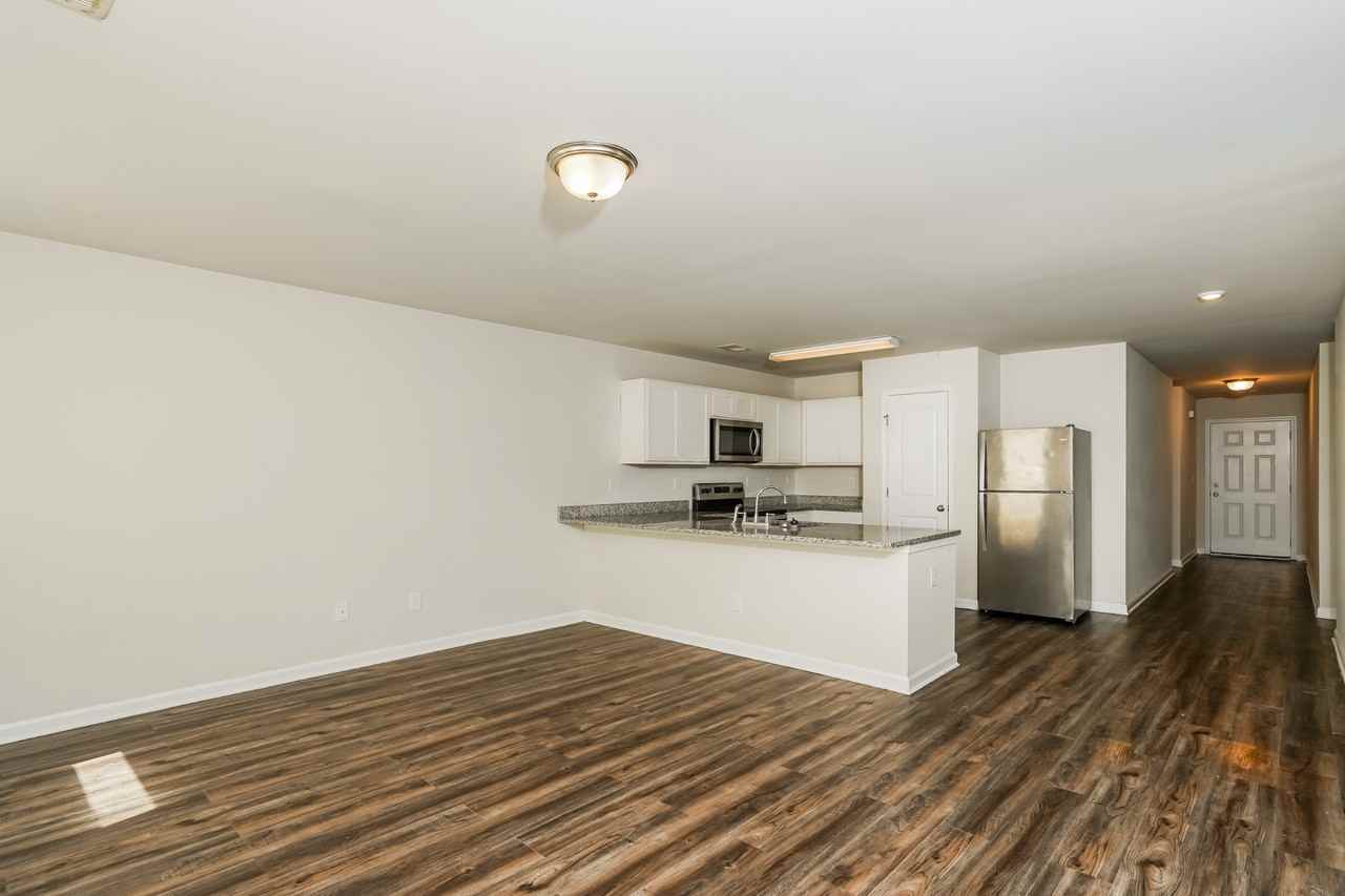 401 Hawthorn Trl - Photo 2 of 17