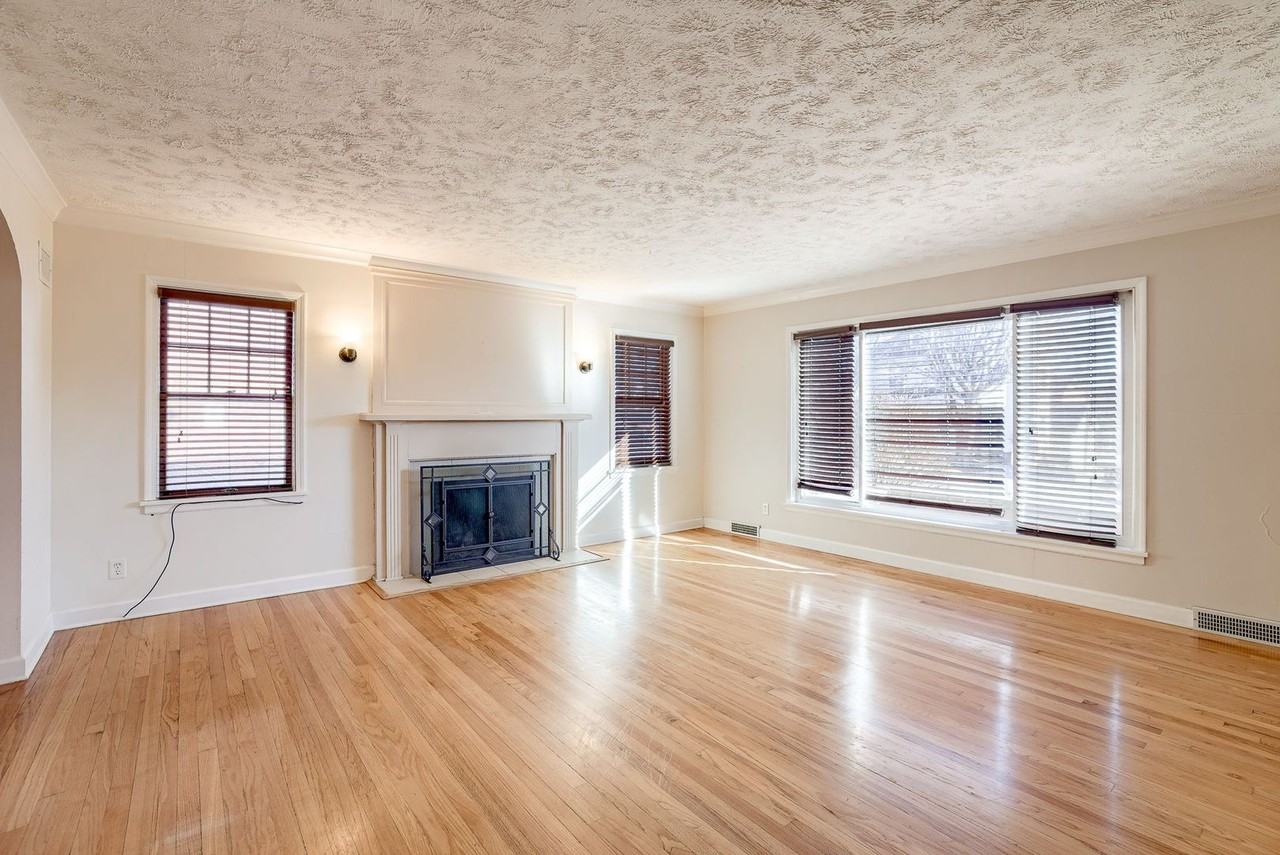 558 S 34th St - Photo 5 of 25