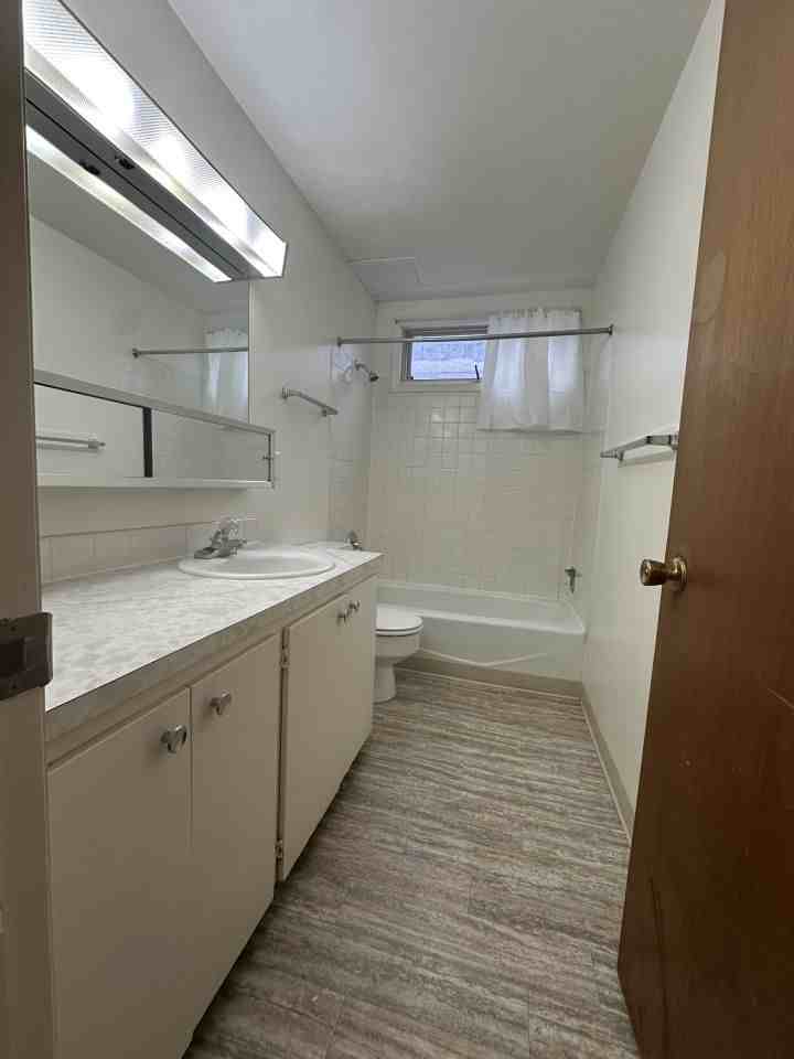 2139 Alderson Ave #3 - Photo 4 of 7