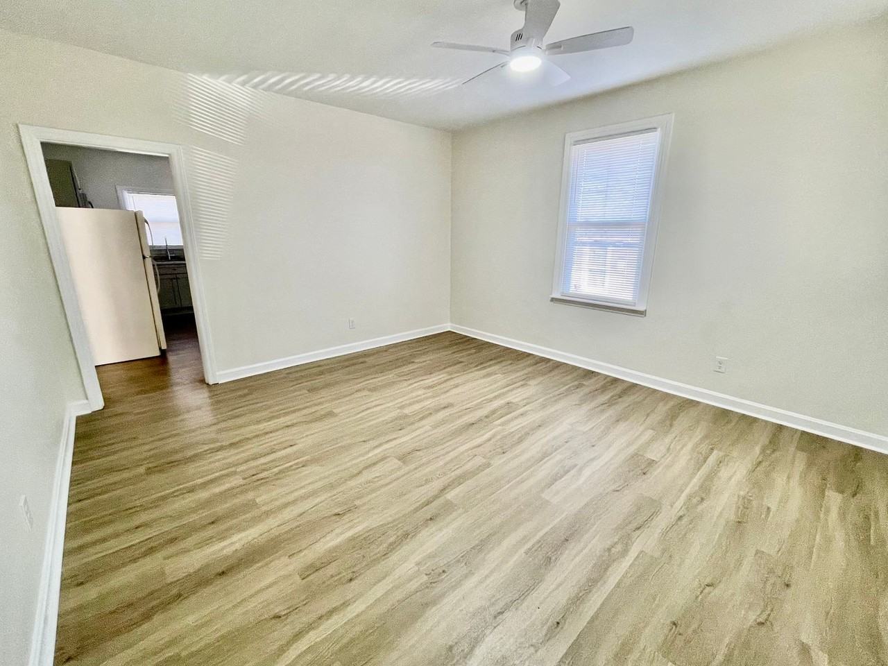 105 Summit St - Photo 3 of 11