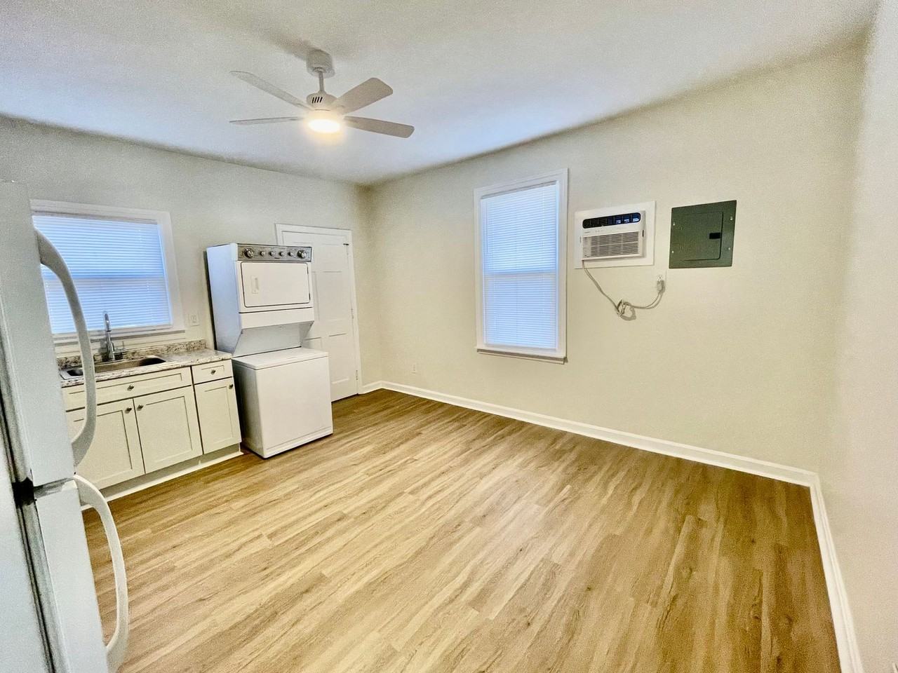 105 Summit St - Photo 5 of 11