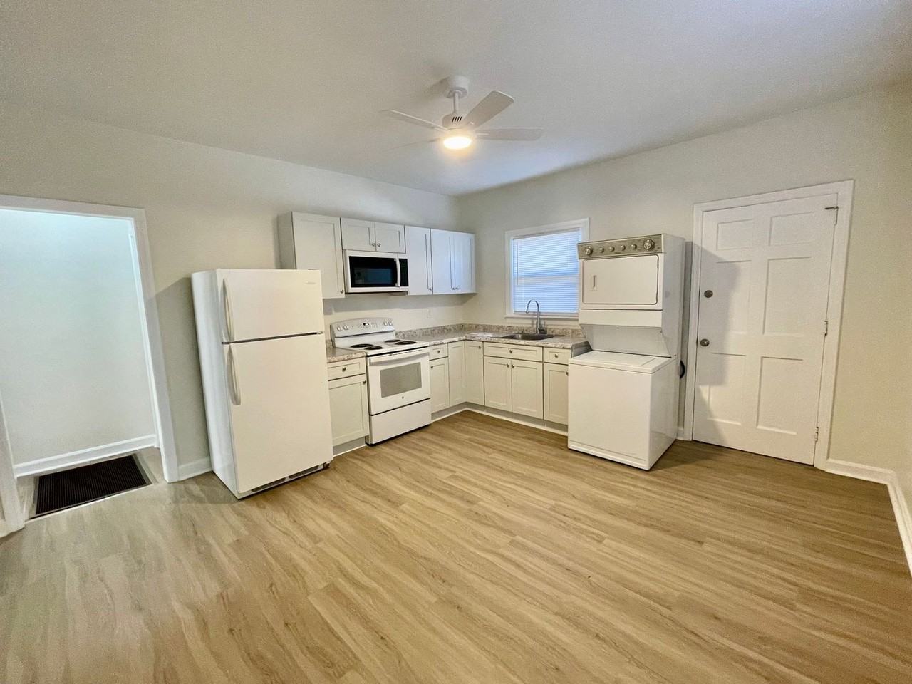 105 Summit St - Photo 6 of 11