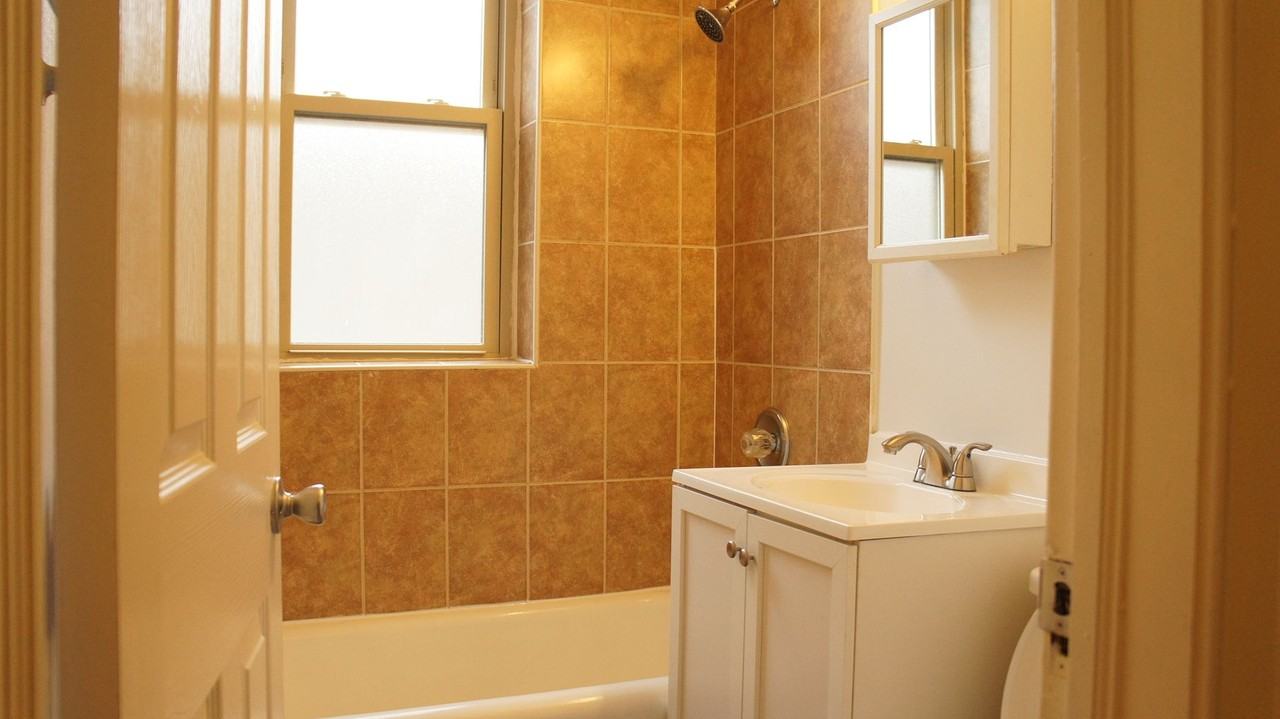 2715 NMA LLC - Photo 6 of 32