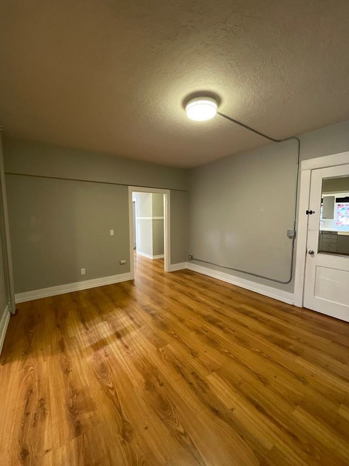 330 W 1st St #1 - Photo 5 of 11