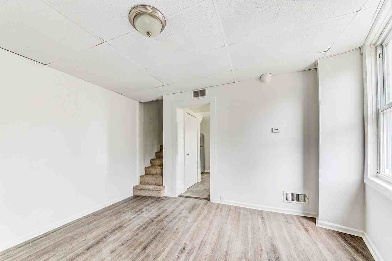 1840 Saint Patrick St - Photo 6 of 9