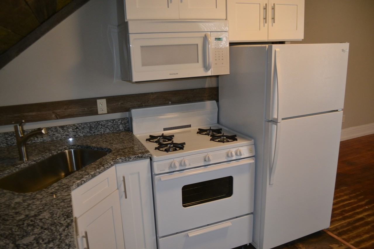 801 S 1st Ave - Photo 3 of 17