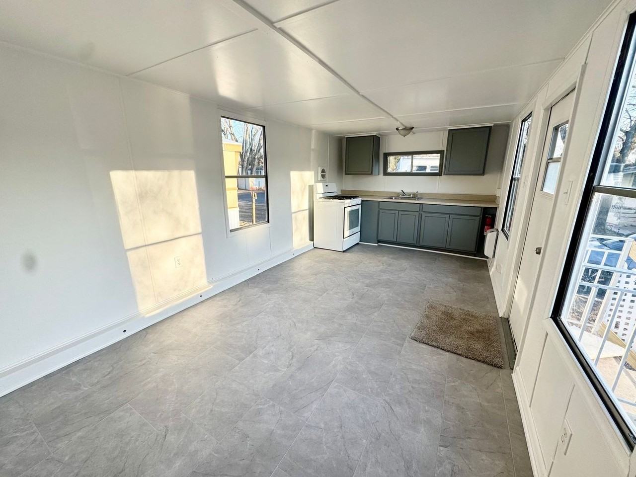 27 Rita Faiola Ln - Photo 2 of 6