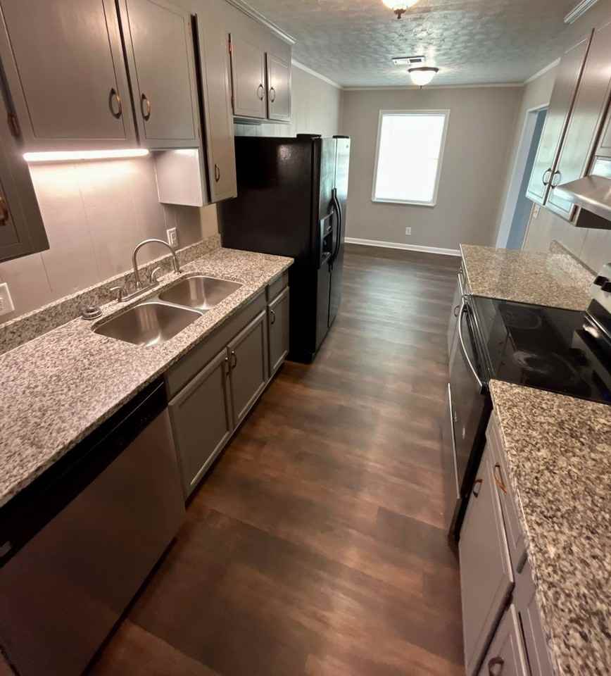 302 Briarhill Rd - Photo 2 of 17
