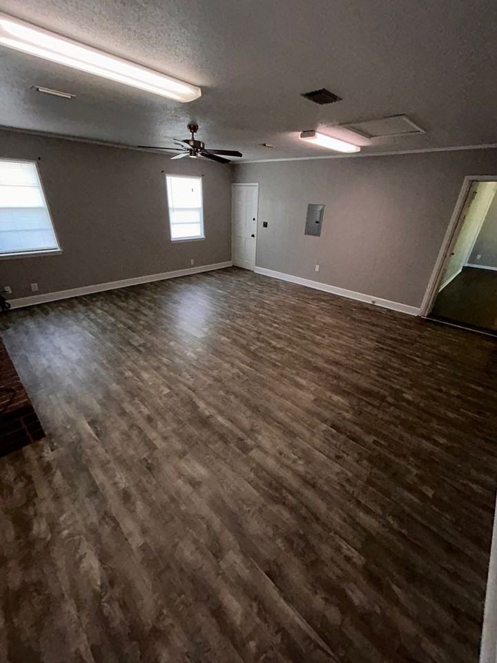 302 Briarhill Rd - Photo 6 of 17