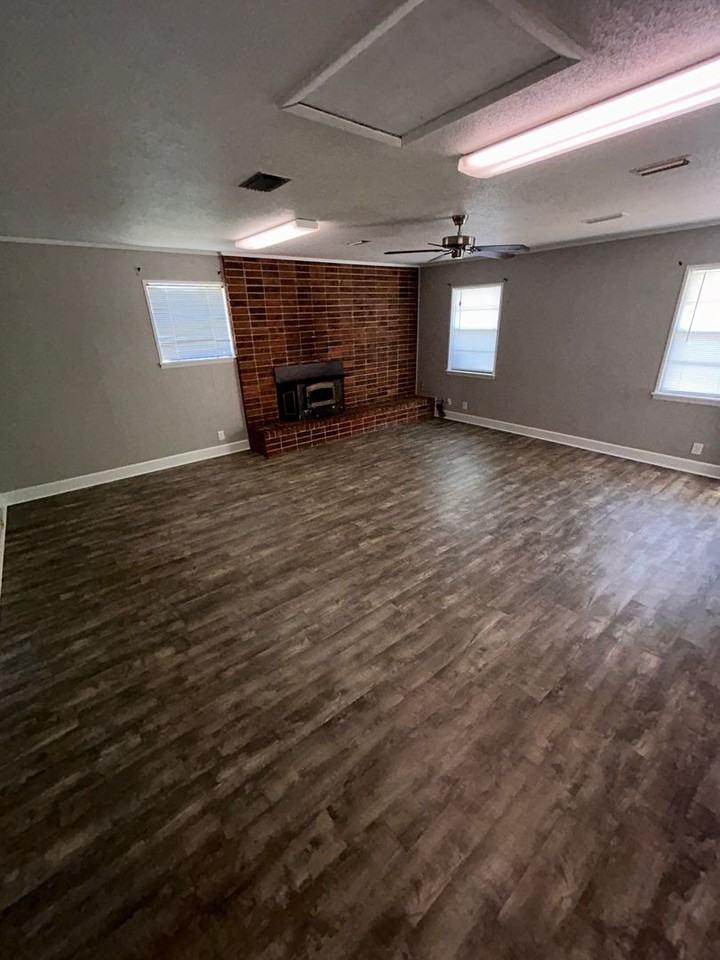 302 Briarhill Rd - Photo 7 of 17