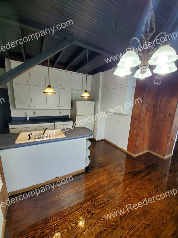 283 N Hamilton St - Photo 3 of 17