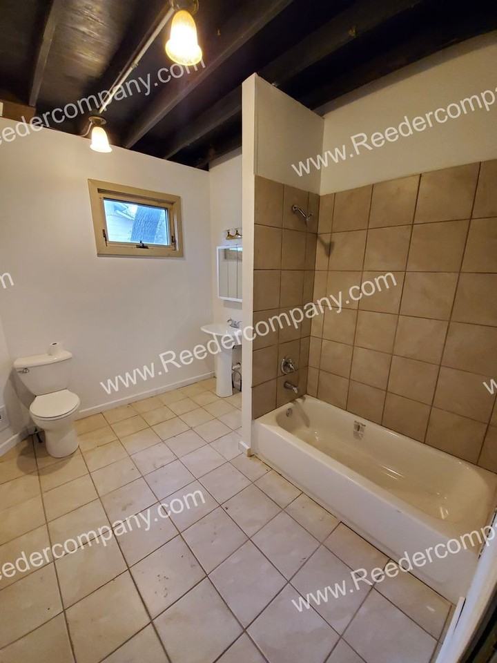 283 N Hamilton St - Photo 4 of 17