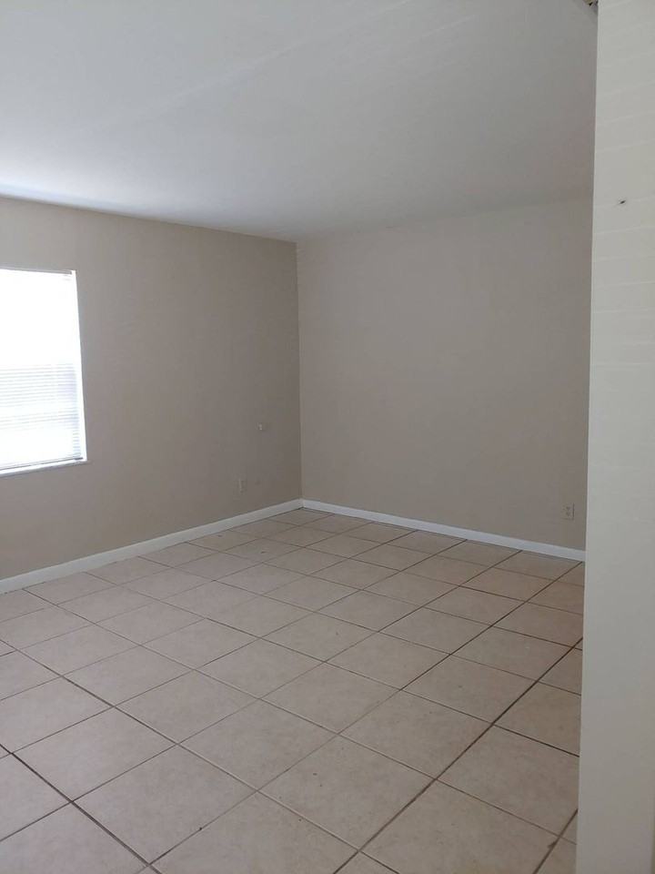 4738 20th St - Photo 3 of 13