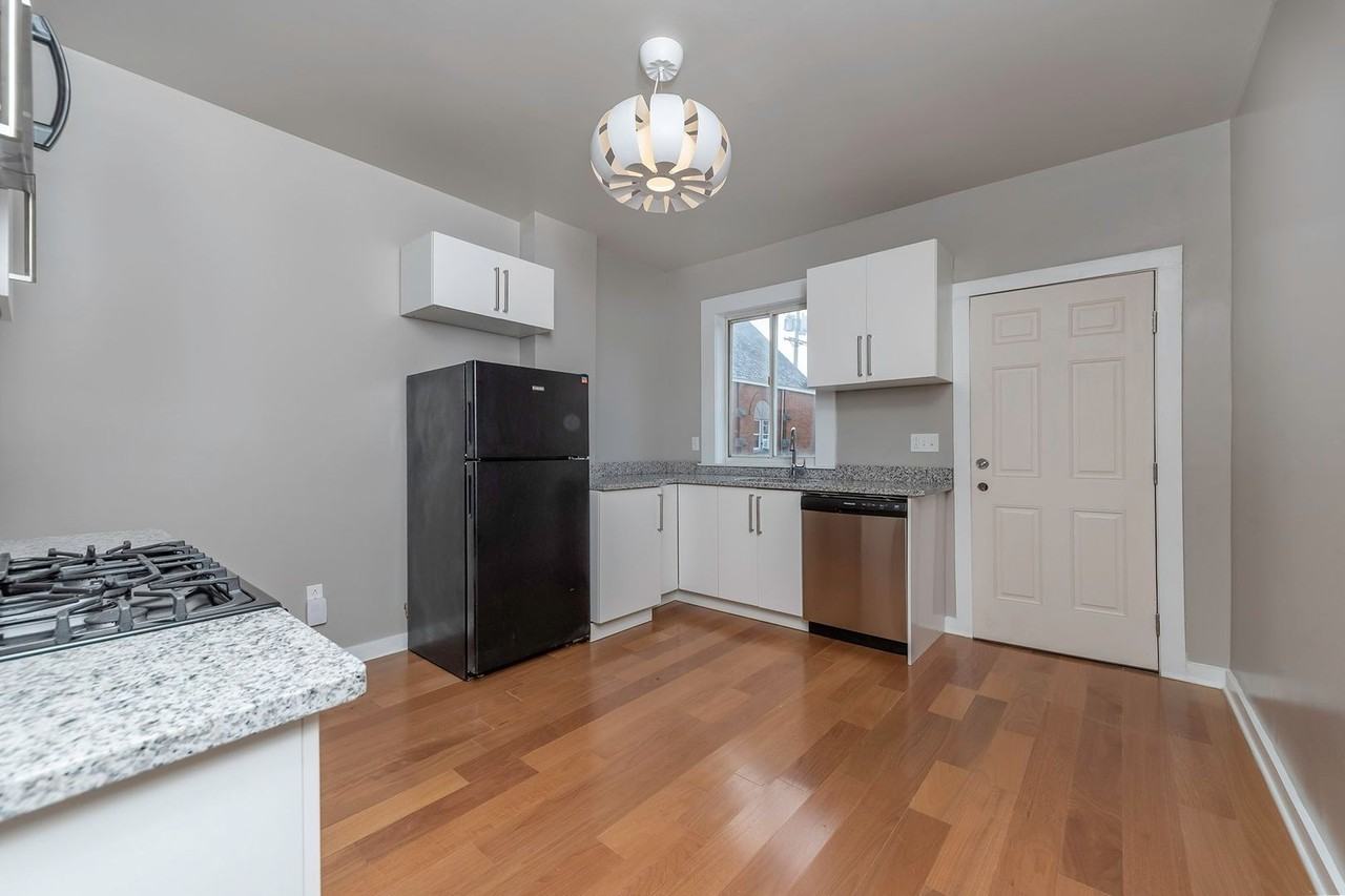 207 Meade St - Photo 6 of 14