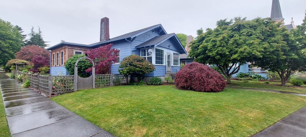 1614 Eldridge Ave - Photo 4 of 34