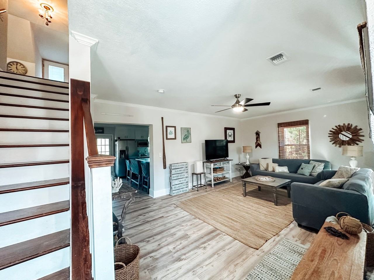 331 Robert Ellis St - Photo 5 of 35