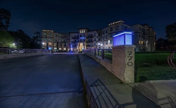 7 Seventy - Photo 2 of 50