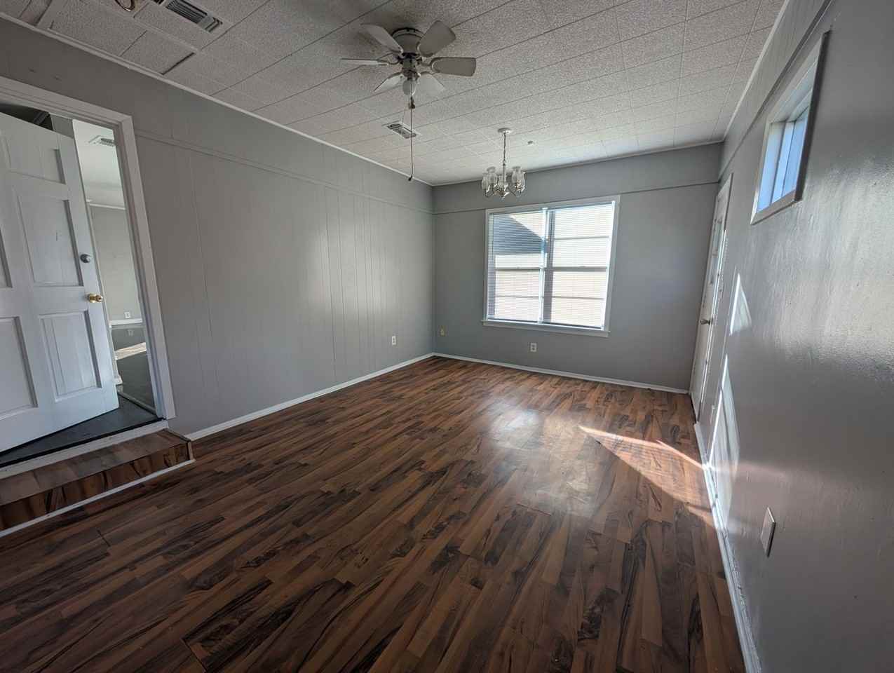 4022 Elizabeth St - Photo 4 of 10