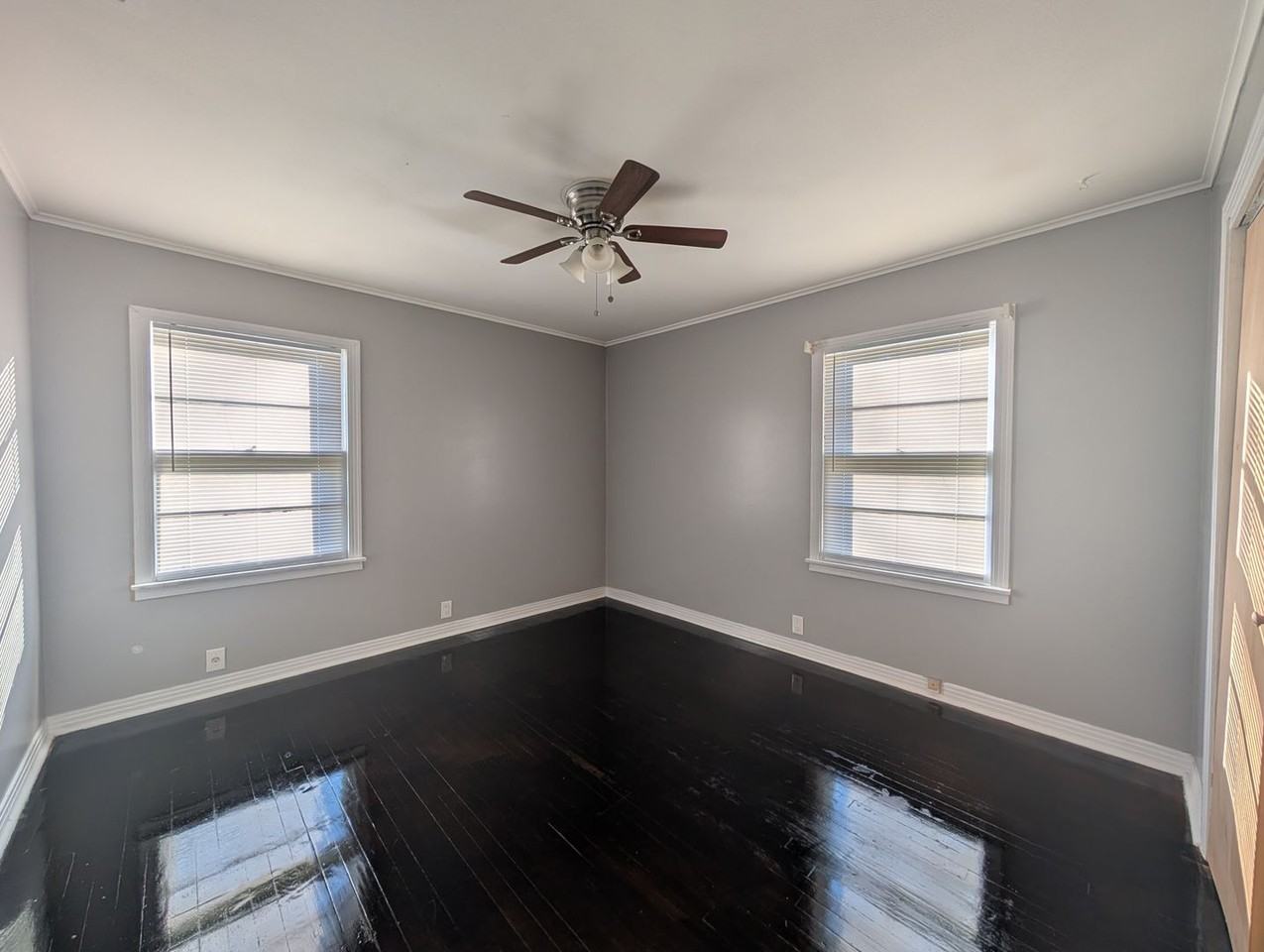 4022 Elizabeth St - Photo 6 of 10