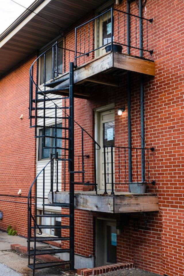 1021 Southpark Dr - Photo 2 of 6