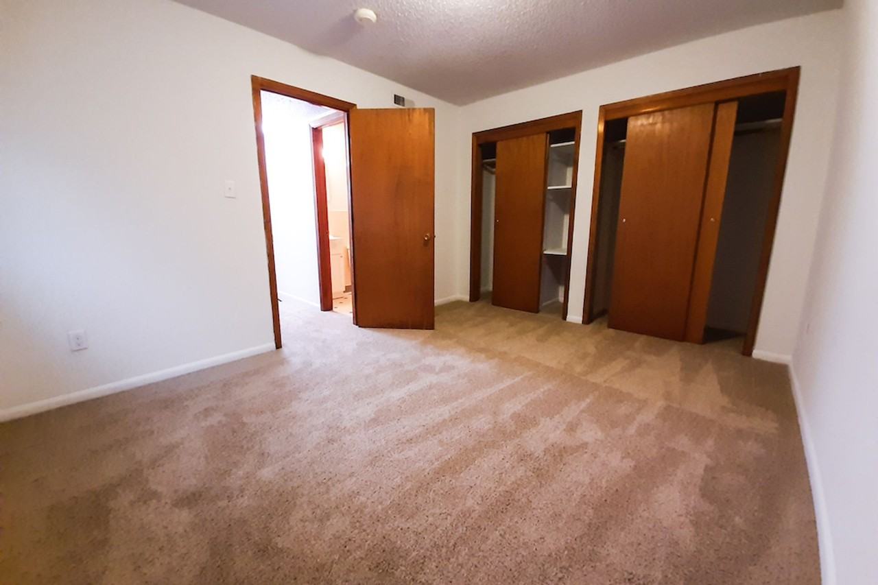 1021 Southpark Dr - Photo 4 of 6