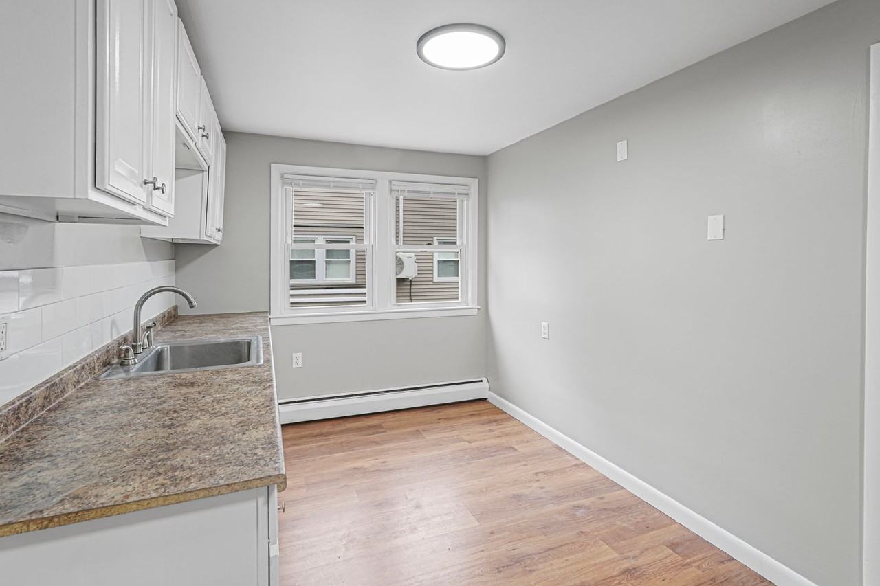 82 Whitmarsh Ave - Photo 2 of 8