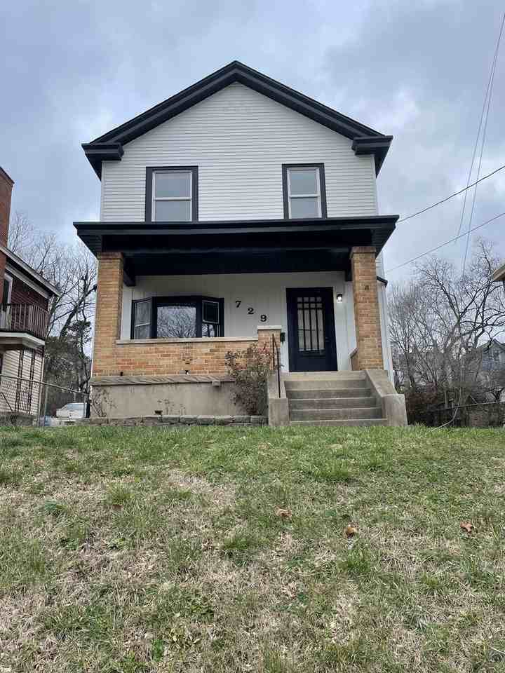 729 Grand Ave - Photo 2 of 15